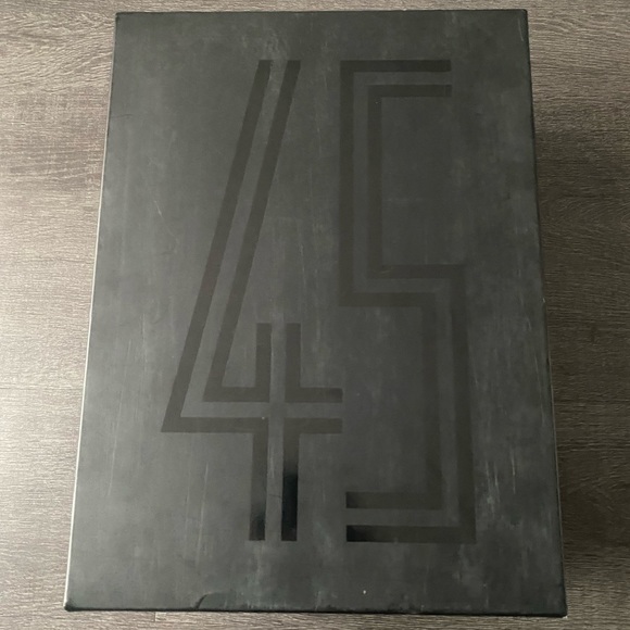 Jordan Space Jam 11 - Picture 2 of 6